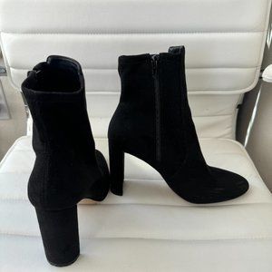 Black Aldo booties velvet